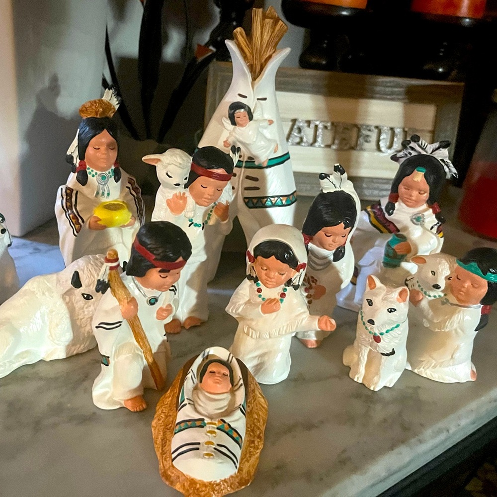 VINTAGE INDIAN NATIVITY with 8” TEEPEE 13 pc SET